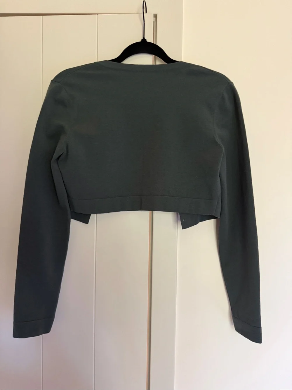 Alaia Signature Cropped Knit Cardigan - Picture 2 of 5